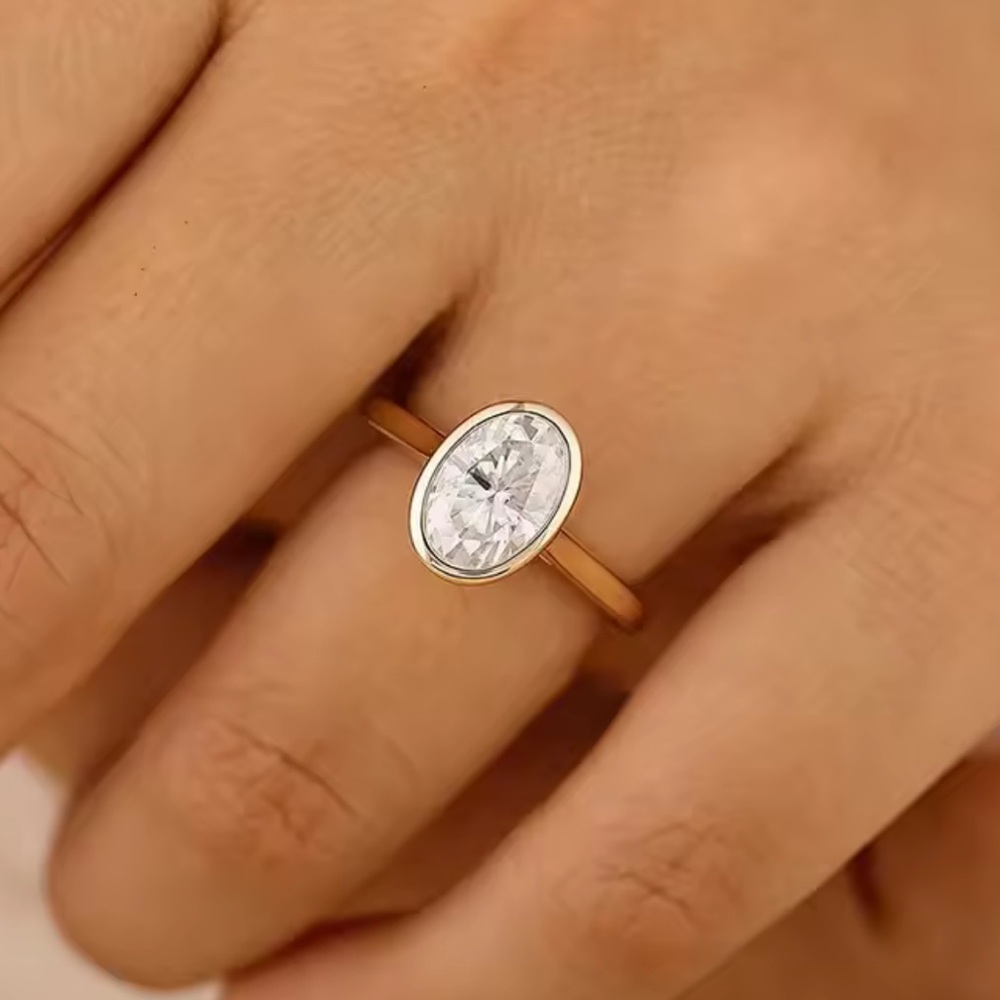 18kt 2ct Oval Cut Ring - Picture 5 of 11